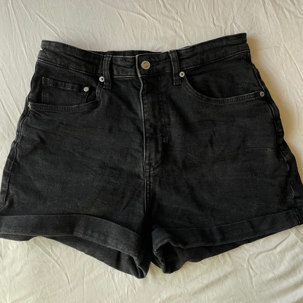 BLACK JEAN SHORTS - SIZE 10 - & DENIM